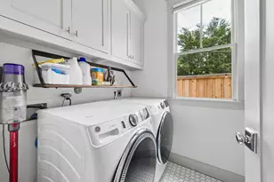 135 E 23rd St, Houston, TX 77008 - Photo 29
