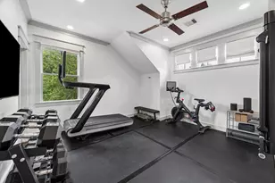 135 E 23rd St, Houston, TX 77008 - Photo 27