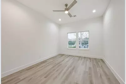 613 Melbourne Street, Houston, TX 77022 - Photo 33