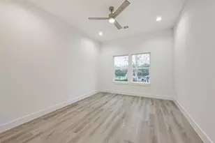 613 Melbourne St, Houston, TX 77022 - Photo 33