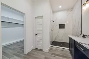 613 Melbourne St, Houston, TX 77022 - Photo 23