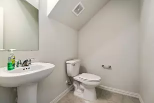 107 Violet Carson Ct, Conroe, TX 77318 - Photo 11