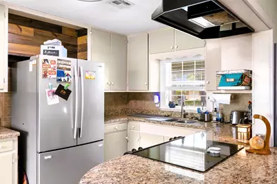 107 N River Drive, Columbus, TX 78934 - Photo 7