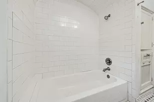 2302 Blodgett St, Houston, TX 77004 - Photo 25
