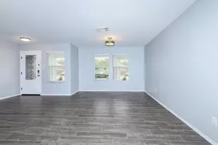 302 Falling Pine Dr, Conroe, TX 77304 - Photo 5
