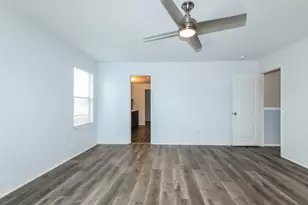 302 Falling Pine Dr, Conroe, TX 77304 - Photo 13
