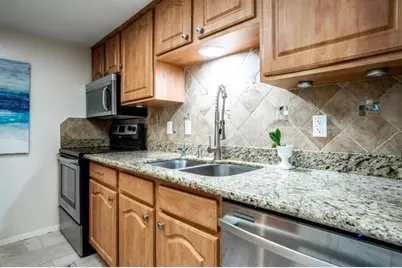 2228 S Piney Point Road #101, Houston, TX 77063 - Photo 5