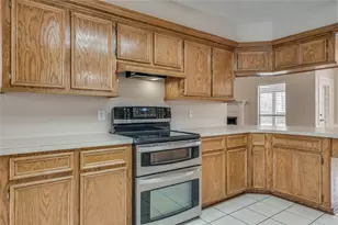 2460 Pebblebrook Cir, Conroe, TX 77384 - Photo 11