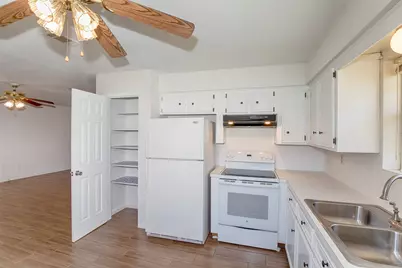 4809 39th Street, Dickinson, TX 77539 - Photo 11
