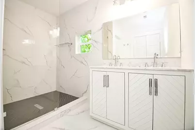 702 Azaleadell Dr, Houston, TX 77018 - Photo 33