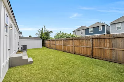 110 Harris Court, Houston, TX 77009 - Photo 27