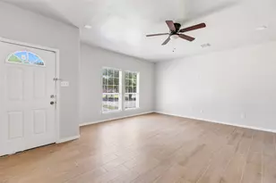 10445 Wicklowe St, Houston, TX 77016 - Photo 11