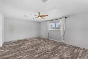 218 Barracuda St, Bayou Vista, TX 77563 - Photo 17