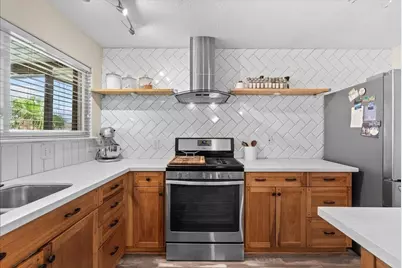 218 Barracuda Street, Bayou Vista, TX 77563 - Photo 3