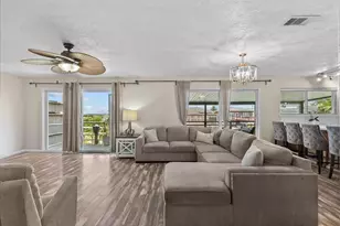 218 Barracuda St, Bayou Vista, TX 77563 - Photo 11