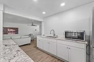 218 Barracuda St, Bayou Vista, TX 77563 - Photo 23