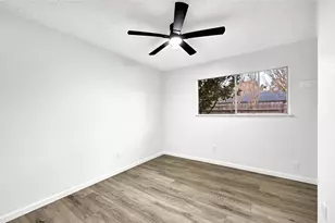 12040 Mighty Oak Dr, Houston, TX 77066 - Photo 17