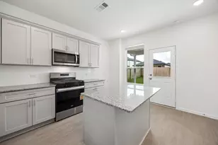 610 Amber Fls Dr, Montgomery, TX 77356 - Photo 11