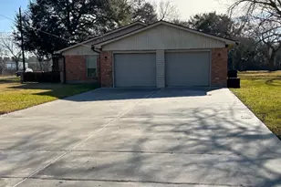 7309 S Railroad Ave, Hitchcock, TX 77563 - Photo 1