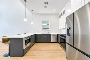422 E 41st St, Houston, TX 77022 - Photo 13