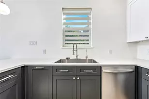 422 E 41st St, Houston, TX 77022 - Photo 15