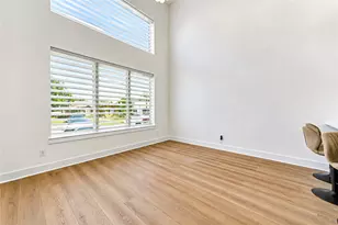422 E 41st St, Houston, TX 77022 - Photo 9