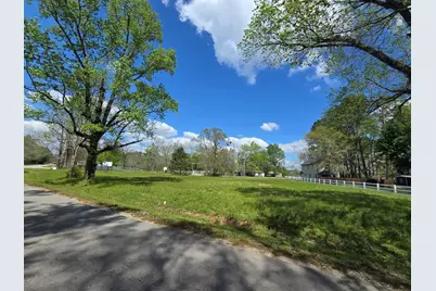 334 Martin Drive, Ames, TX 77575 - Photo 3