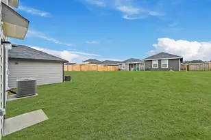 12235 Shield Crest Ct, Willis, TX 77378 - Photo 7