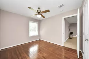 5202 Pensdale St, Houston, TX 77033 - Photo 15