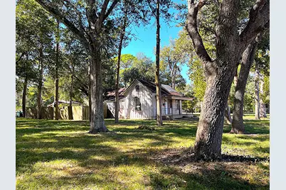 6211 Gresham Street, Wallis, TX 77485 - Photo 11