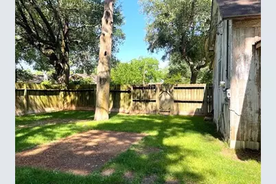 6211 Gresham Street, Wallis, TX 77485 - Photo 21