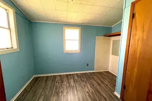 6211 Gresham St, Wallis, TX 77485 - Photo 7