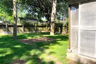 6211 Gresham St, Wallis, TX 77485 - Photo 19