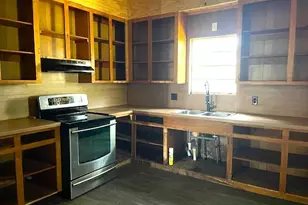 6211 Gresham St, Wallis, TX 77485 - Photo 5
