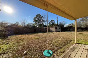 2006 Chester St, Dayton, TX 77535 - Photo 13