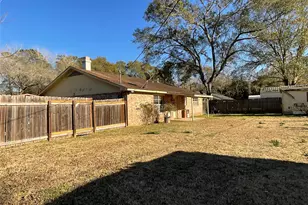 2006 Chester St, Dayton, TX 77535 - Photo 15