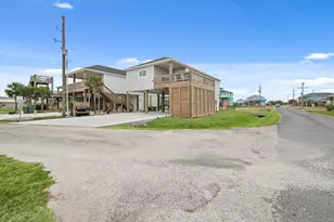 991 Seadrift Dr, Port Bolivar, TX 77650 - Photo 3