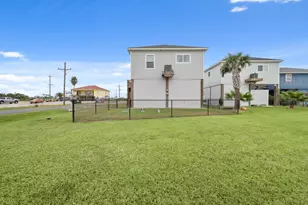 991 Seadrift Dr, Port Bolivar, TX 77650 - Photo 35