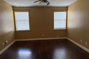18101 Heritage Ln, Houston, TX 77058 - Photo 9