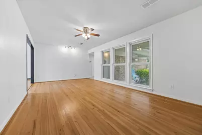 5242 Beechnut Street, Houston, TX 77096 - Photo 9