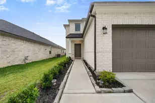 3303 Falling Brk Dr, Baytown, TX 77521 - Photo 3