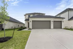 3303 Falling Brk Dr, Baytown, TX 77521 - Photo 1