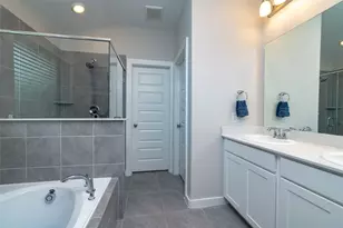 4910 Bottlebrush Dr, Pearland, TX 77584 - Photo 5