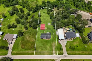 1102 Spring Branch Dr, Baytown, TX 77523 - Photo 3