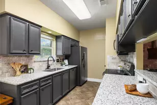 1102 Spring Branch Dr, Baytown, TX 77523 - Photo 17