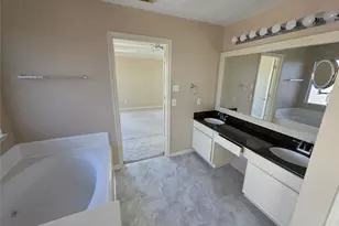 4815 Knights Branch Dr, Sugar Land, TX 77479 - Photo 11