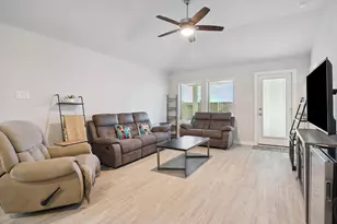 2493 Clydesdale Ln, Alvin, TX 77511 - Photo 3
