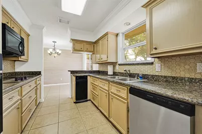 10026 Sageaspen Lane, Houston, TX 77089 - Photo 15