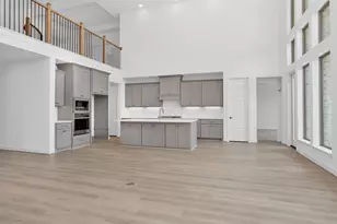 421 Soaring Sparrow Trl, Katy, TX 77493 - Photo 3