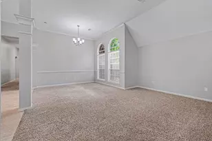 215 Bristol Bend Cir, The Woodlands, TX 77382 - Photo 5